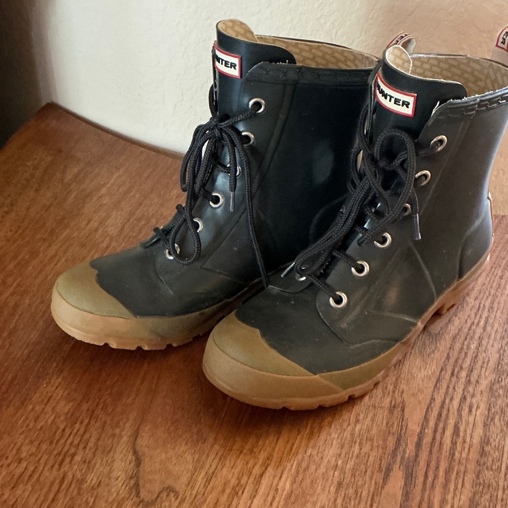 Hunter lace booties